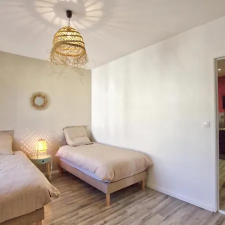 Authentique Et Confortable Avec Wifi, Parking Gratuit Et Cuisine Equipee A - Fr-1-496-276 Saint-Galmier